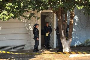 Filho passou para visitar os pais e encontrou casal morto na Vila Bandeirantes (v&iacute;deo)