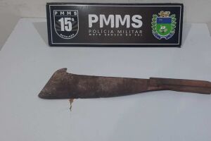 Mulher amea&ccedil;a matar sogra idosa com fac&atilde;o em Maracaju 