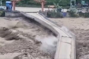 Centenas est&atilde;o desaparecidos 