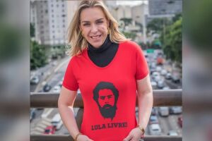 Roberta sugere intimidade com Lulinha