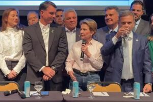 Ao lado de Fl&aacute;vio, Tereza Cristina diz que recusou convite a vice por 'quest&otilde;es partid&aacute;rias' (v&iacute;deo)
