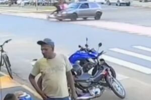 Motorista atropela menina de bicicleta e foge sem prestar socorro em &Aacute;gua Clara (v&iacute;deo)