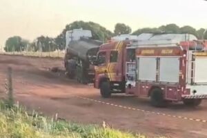 Jovem caiu em caminh&atilde;o com piche tentando pegar celular em Jaraguari