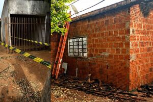 Homem &eacute; encontrado carbonizado dentro de casa ap&oacute;s inc&ecirc;ndio em Tr&ecirc;s Lagoas