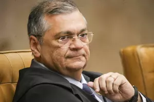 Fl&aacute;vio Dino retira sigilo de investiga&ccedil;&atilde;o sobre Dark Horse