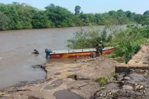 Homem diz a amigos que est&aacute; preso em pedra e desaparece no Rio Dourados