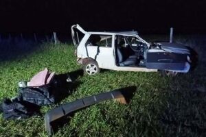 Condutor de Uno perde controle e ve&iacute;culo capota na MS-156