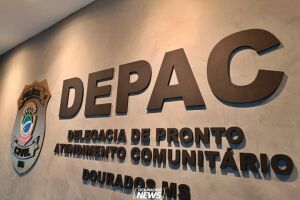 Jovem &eacute; esfaqueado no rosto durante assalto em Dourados 