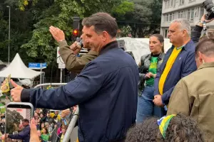 Fl&aacute;vio ataca Moraes: 'Aquela laranja podre n&atilde;o pode contaminar todo o STF'
