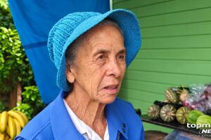 Com quase 80 anos, Dona Luzia cuida de horta 'escondida' na Ernesto Geisel (v&iacute;deo)