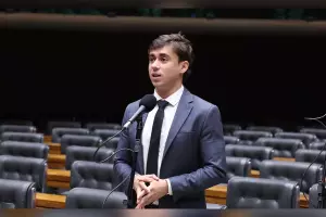 Nikolas Ferreira vai ao STF para pedir pris&atilde;o preventiva de Moraes