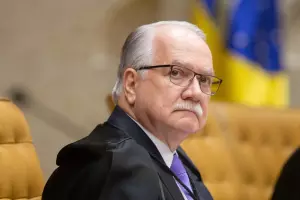 Fachin nega pedido de Moraes para julgamento conjunto com Mendon&ccedil;a