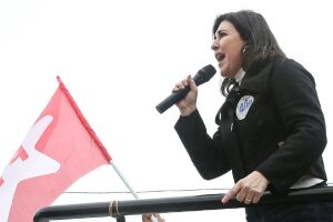 Simone n&atilde;o seria eleita, diz pesquisa 