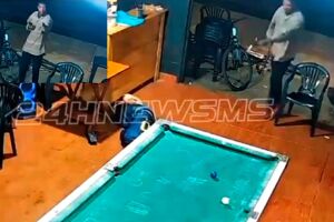 C&acirc;mera mostra atirador chegando a p&eacute; e atirando contra pessoas em bar de Tr&ecirc;s Lagoas (v&iacute;deo)