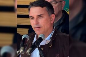Fl&aacute;vio defende Mendon&ccedil;a e diz que Moraes cometeu 'diversos crimes' (v&iacute;deo)