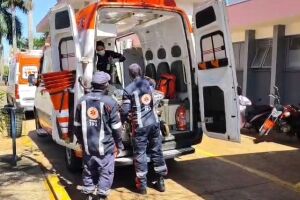 Jovem &eacute; esfaqueado v&aacute;rias vezes durante briga em Dourados