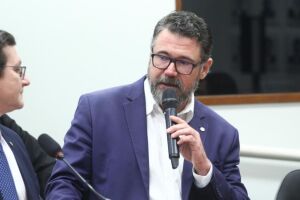 Projeto de Pollon que prev&ecirc; assist&ecirc;ncia jur&iacute;dica a policiais avan&ccedil;a na C&acirc;mara 