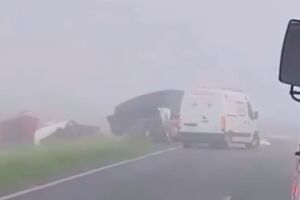 V&iacute;deo registra local do acidente entre carreta e caminh&atilde;o que matou uma pessoa em Itapor&atilde; (v&iacute;deo)