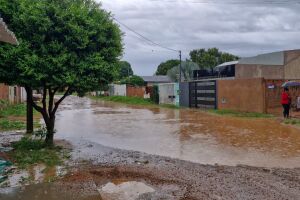 Moradora que teve casa alagada teme novas perdas com chuvas previstas para Campo Grande (v&iacute;deo)