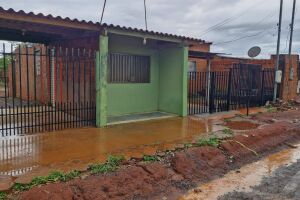 Homem desconfia de invas&atilde;o em casa e &eacute; morto a tiros no Los Angeles