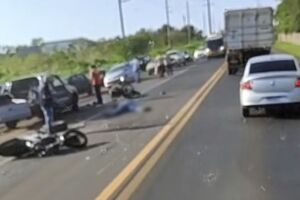 Motociclista morre em batida com caminhonete na BR-163 (v&iacute;deo)