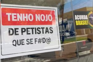 'Tenho nojo de petista', placa de loja chama aten&ccedil;&atilde;o em Campo Grande (v&iacute;deo)