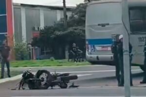 Motociclista morre ao bater em carro na Avenida Gury Marques (v&iacute;deo)