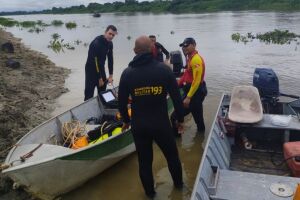 Bombeiros entram no 3&ordm; dia de buscas por turista desaparecido no Rio Paraguai