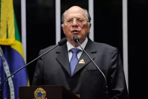 Autor do impeachment de Dilma diz que votar em Fl&aacute;vio &eacute; 'legitimar golpe'
