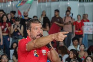 Petista acusa Fl&aacute;vio Bolsonaro 
