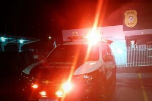 Motorista b&ecirc;bado atropela pai e beb&ecirc; de 1 ano, foge e acaba preso em Costa Rica