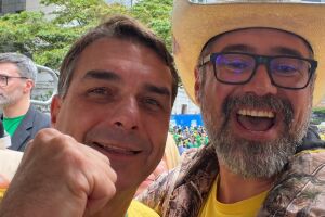 Pollon refor&ccedil;a pedido para voto em Fl&aacute;vio 
