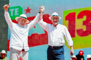 Lula vence Fl&aacute;vio Bolsonaro e &eacute; reeleito presidente do Brasil