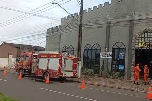 Corpo de Bombeiros controla inc&ecirc;ndio de grandes propor&ccedil;&otilde;es na Avenida Gury Marques  (v&iacute;deo) 