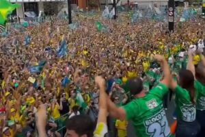 Contar e Tereza Cristina participam de ato pr&oacute;-Fl&aacute;vio Bolsonaro na Avenida Paulista (v&iacute;deo)