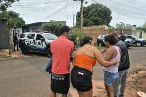 Suspeito de roubar R$ 1 mil de idosa morre em confronto com a pol&iacute;cia no Jardim Vida Nova (v&iacute;deo)