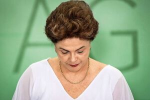 Por 61 votos a 20, Dilma é cassada pelo Senado