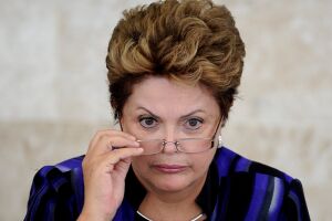 Dilma pede ao TSE nova perícia em contas da campanha de 2014
