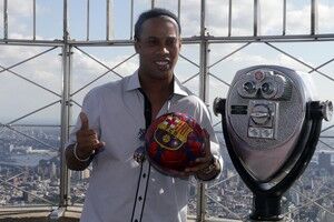 Ronaldinho diz que Neymar "tem  o azar" de jogar na época de Messi