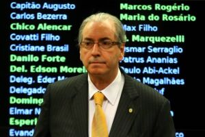 Apesar da maré desfavorável, Cunha e aliados articulam pena alternativa