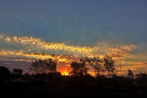 Previsão: possibilidade chuva e sol entre nuvens em Campo Grande