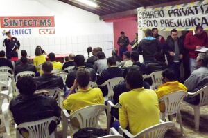 Trabalhadores dos Correios rejeitam proposta da empresa e votam por indicativo de greve
