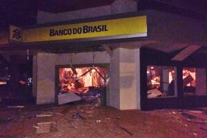 Homens armados explodem agência bancária em Pedro Gomes
