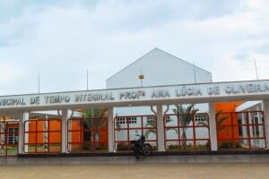 Pais tentaram vaga na Escola Ana Lúcia Oliveira Batista