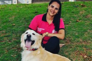 Ana Clara cuida dos pets enquanto donos viajam