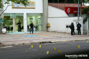 Bandidos invadem agência dos Correios, trocam tiros e polícia mata quatro em Campo Grande