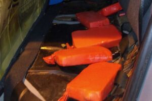 Droga foi colocada dentro do tanque de combustível