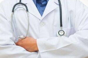 Médico e hospital vão indenizar vítima de erro médico