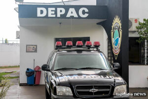 Mulher agride esposa do ex-marido, xinga policiais e vai presa por desacato