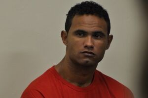 Maioria do STF decide mandar goleiro Bruno de volta à prisão